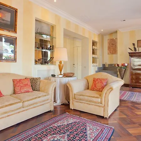 In - Fontana Di Trevi Penthouse