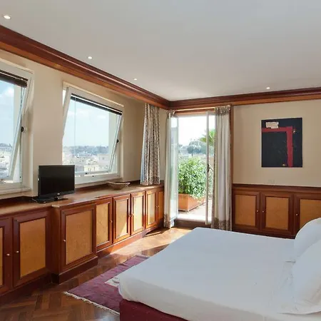In - Fontana Di Trevi Penthouse