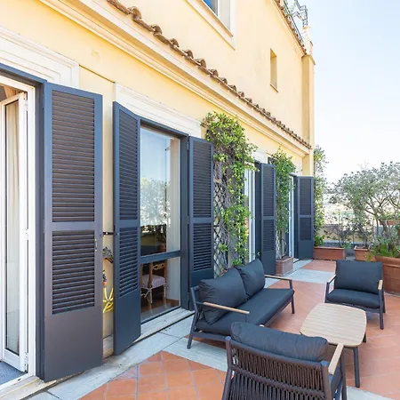 In - Fontana Di Trevi Penthouse *